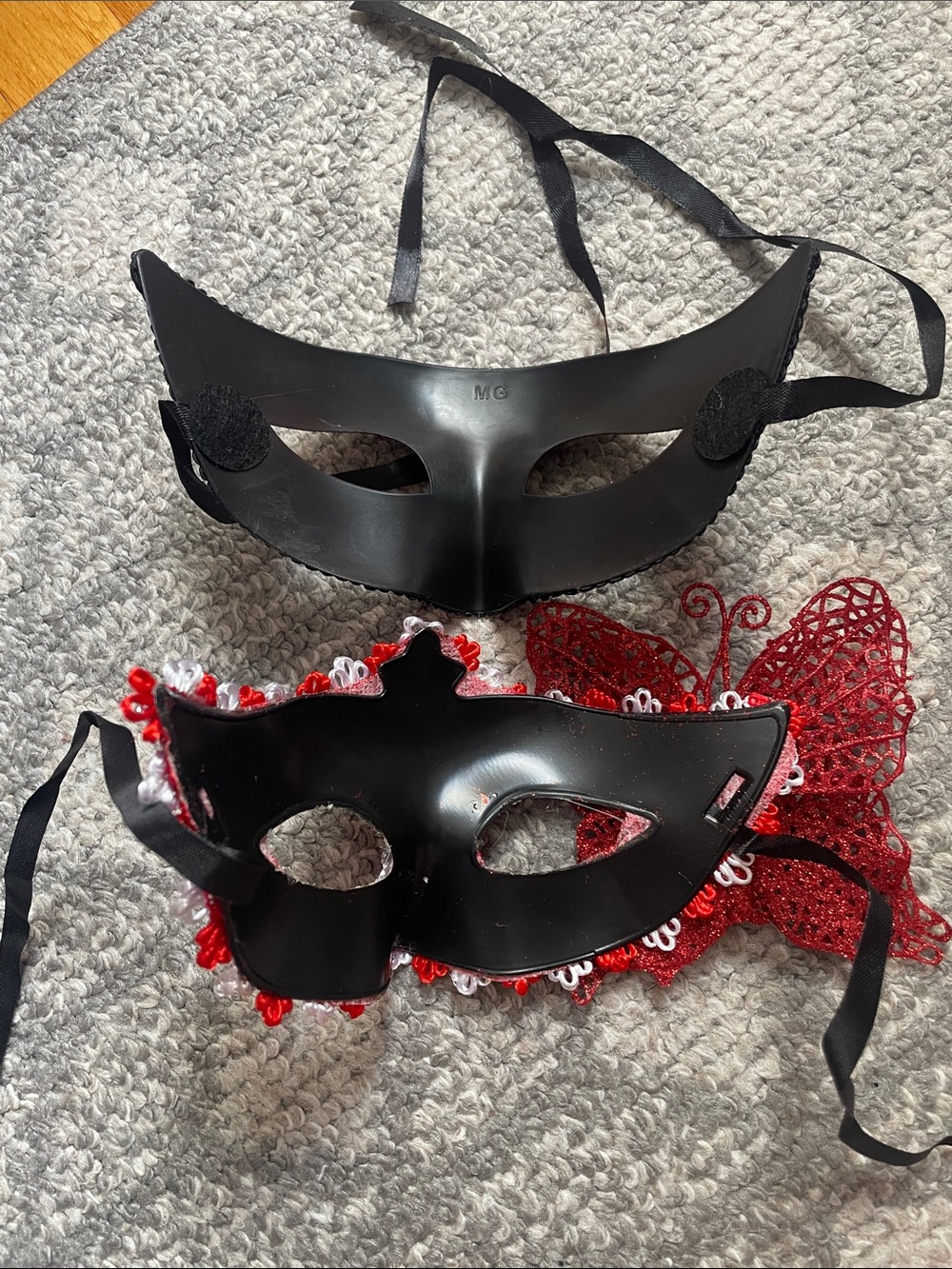 Masquerade Masks Set - Picture 7 of 10